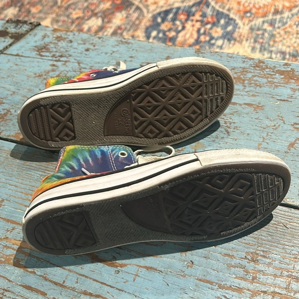 Converse Chuck Taylor All Star Tie Dye Rainbow Hi Top Youth Size 2